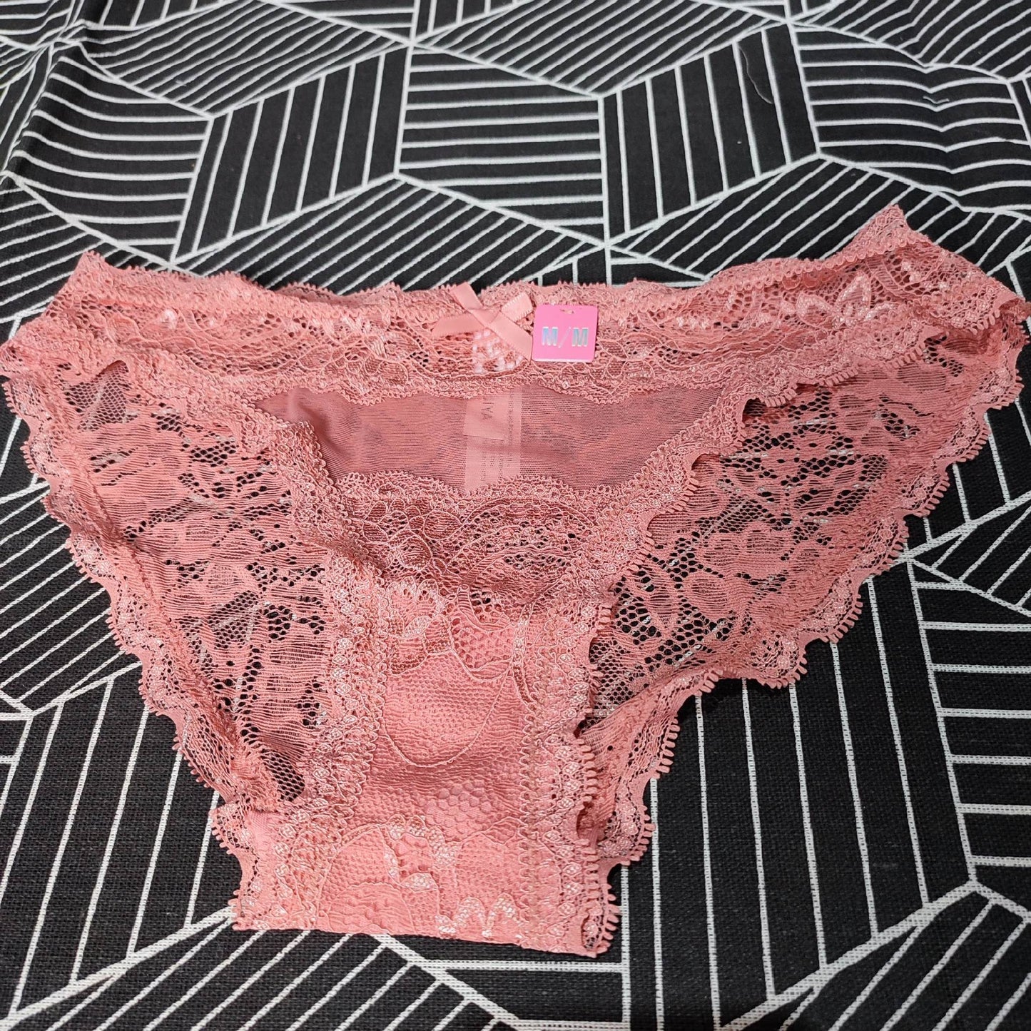 Weili Jiya Lace Bra and Panty - Size: 32B - Peach with Glitters -