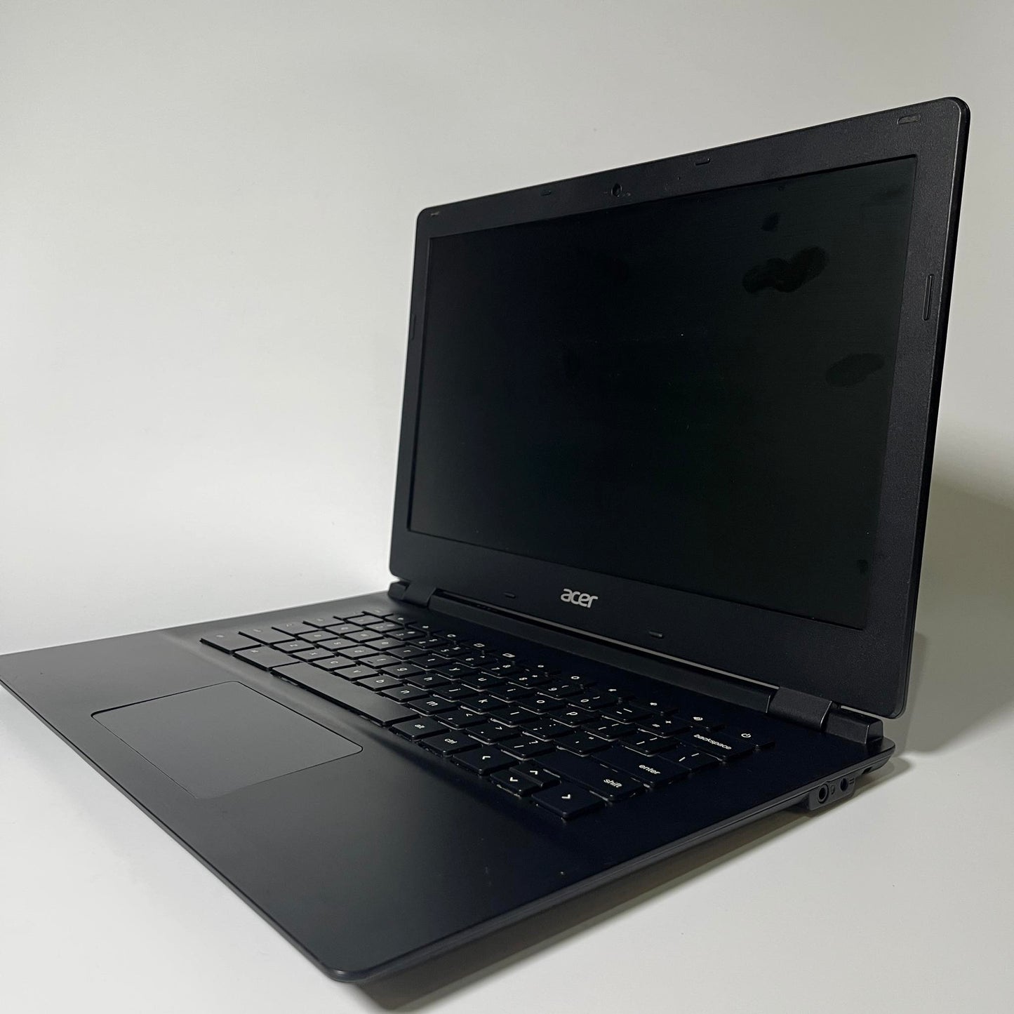 4/16 Pre-loved Chromebook Acer C810-T72T Laptop with Charger - GRADE B