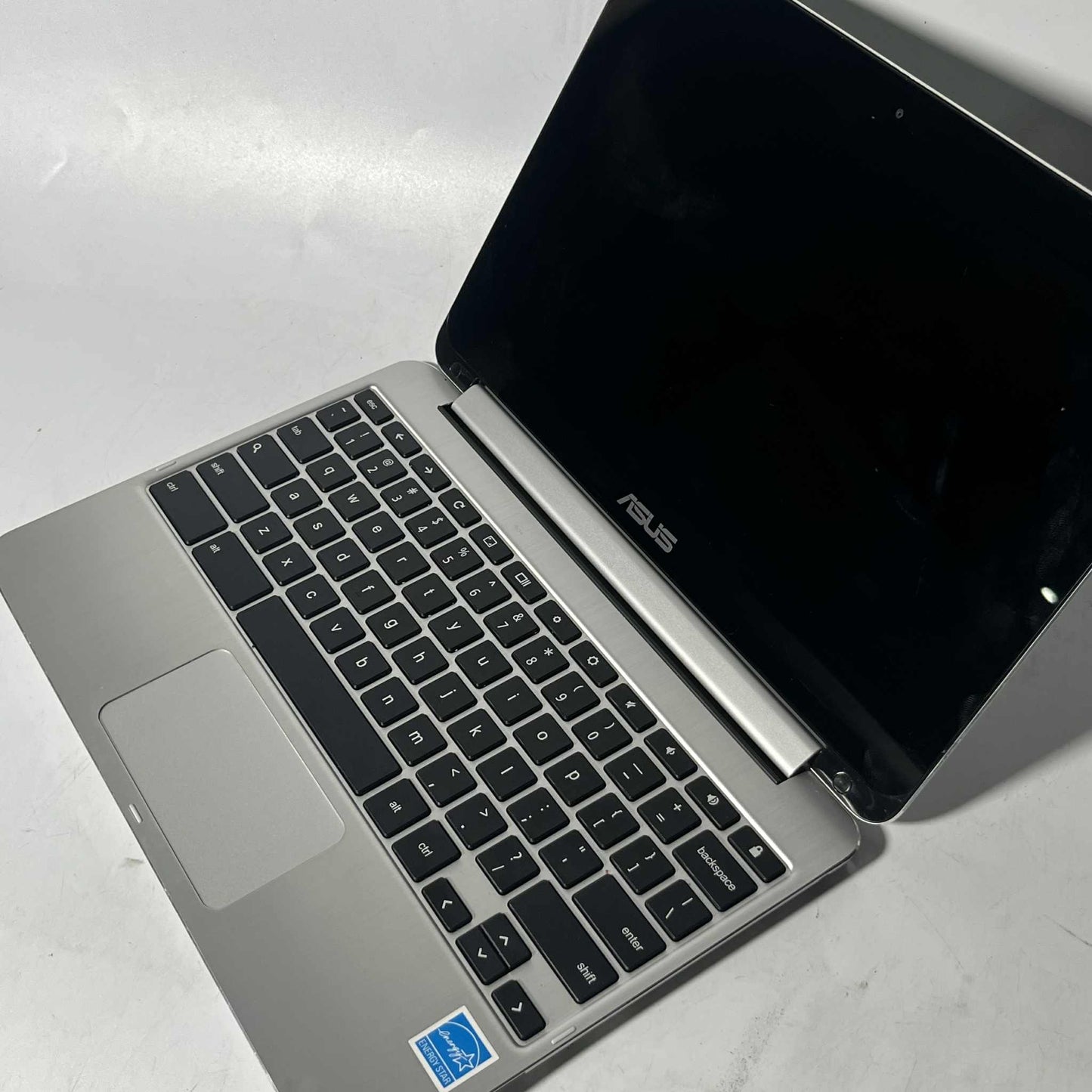 Pre-loved Chromebook Asus C100P Flippable Touchscreen Laptop - CLASS B