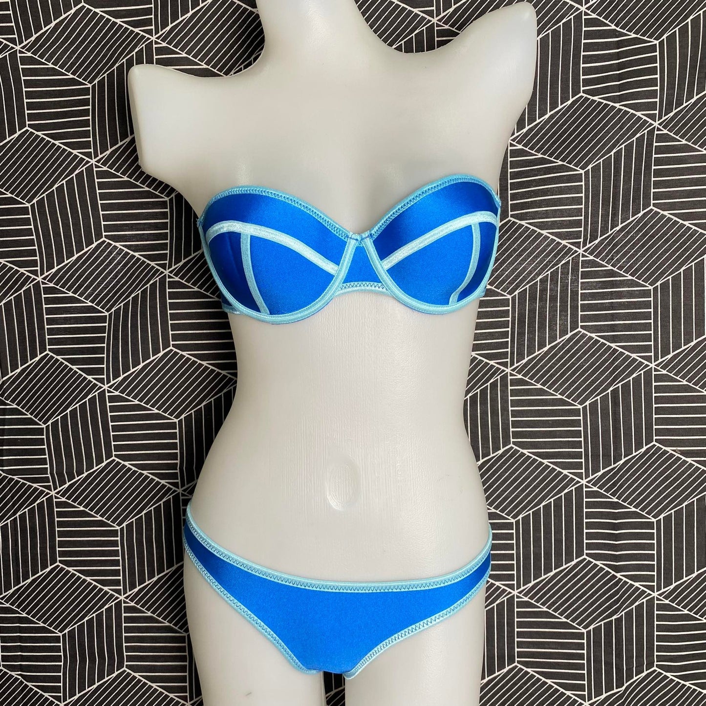 Authentic Australian Triangl Swimwear Swimsuit - Bella - Electric Cowboy-Top