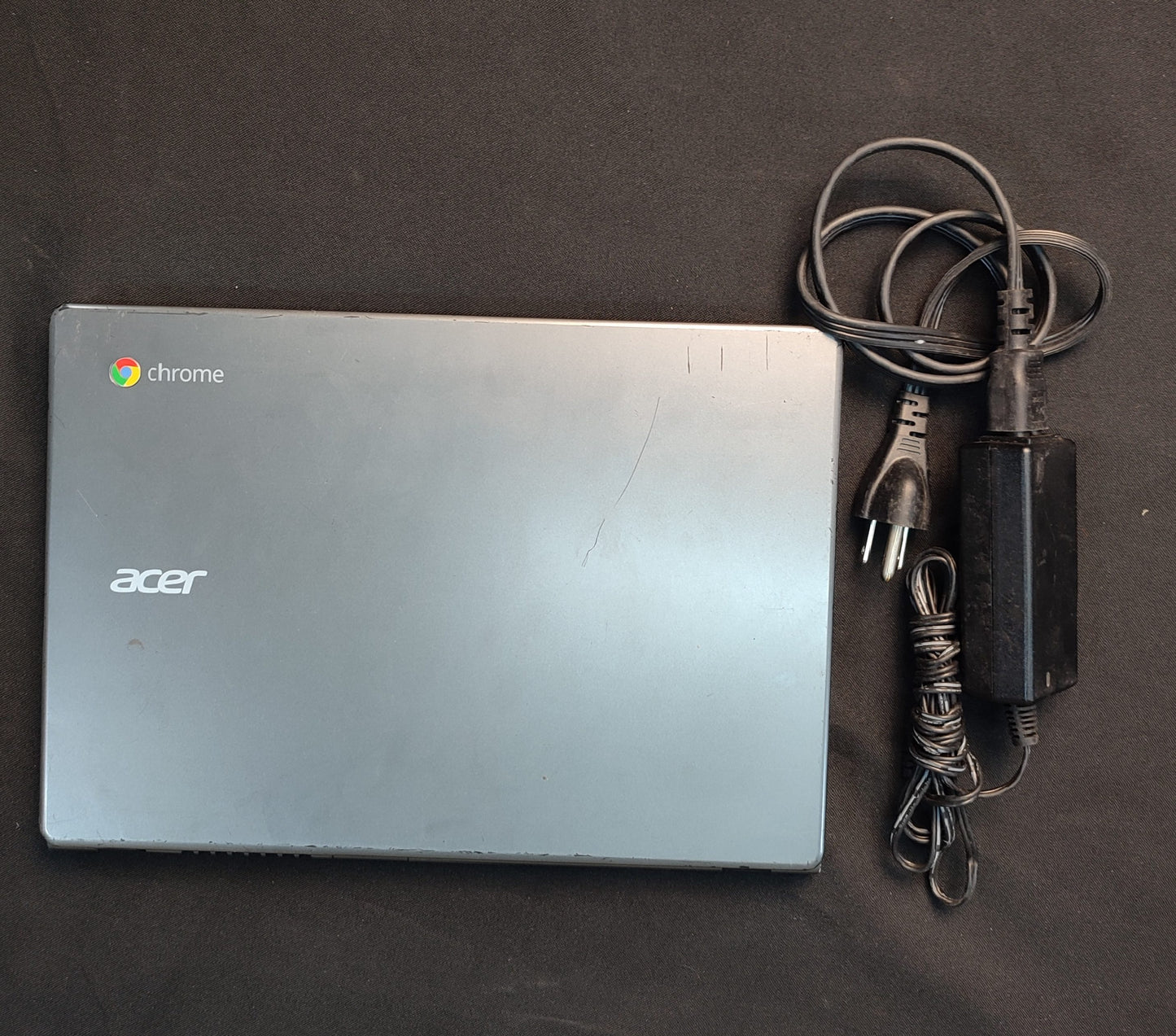 2/16 Pre-loved Chromebook Acer C740 Laptop with Charger