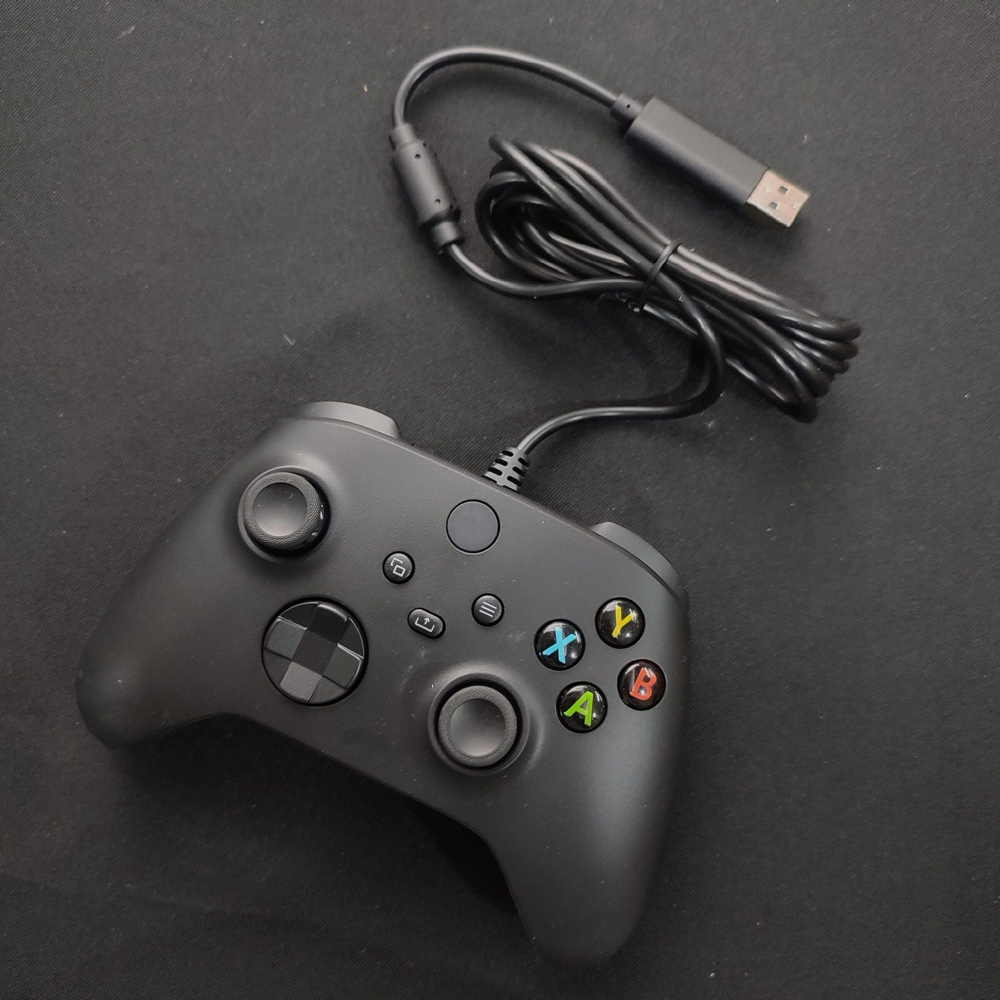 Y001 Wired Controller - Black