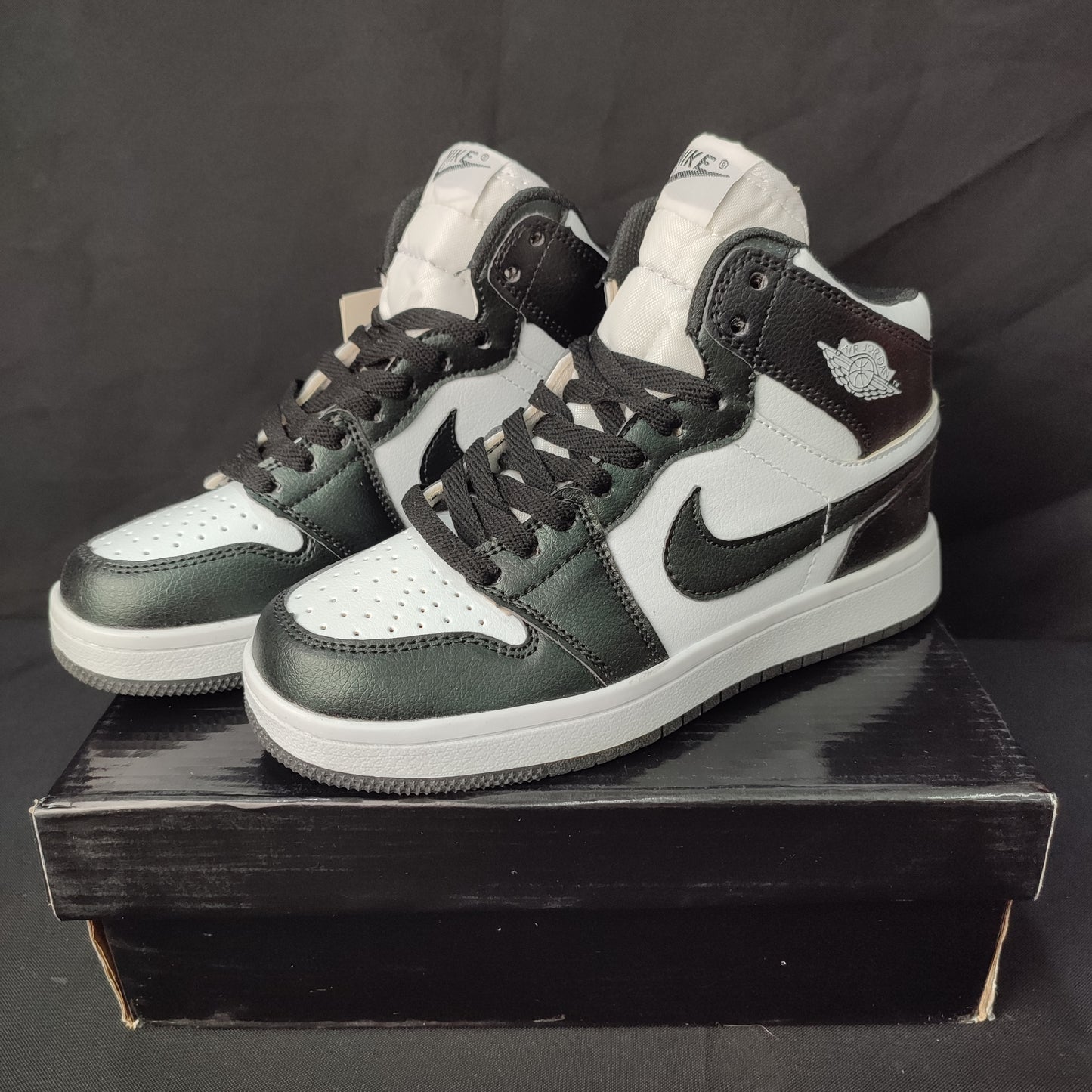 Nike Air Jordan 1 High Retro OG Glossy (Black/White) (CLASS TYPE QUALITY ONLY)