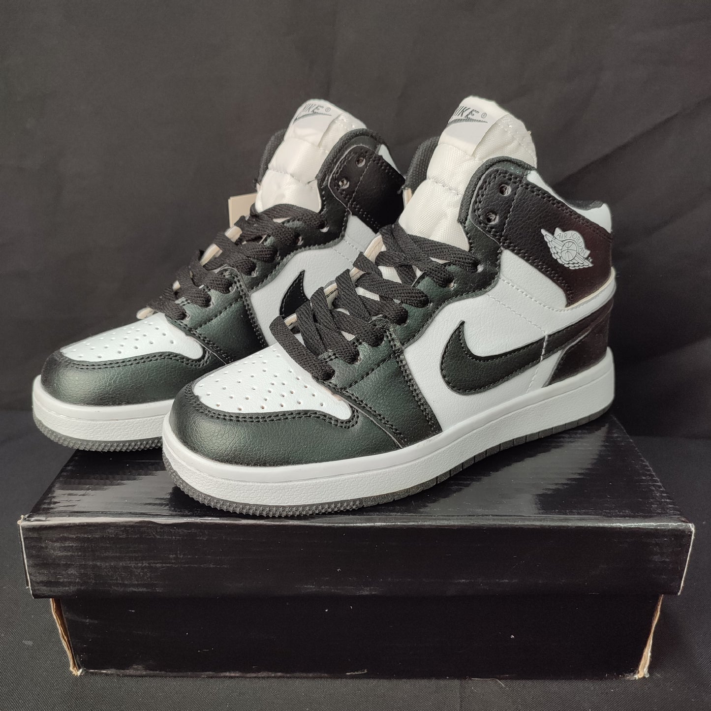 Nike Air Jordan 1 High Retro OG Glossy (Black/White) (CLASS TYPE QUALITY ONLY)