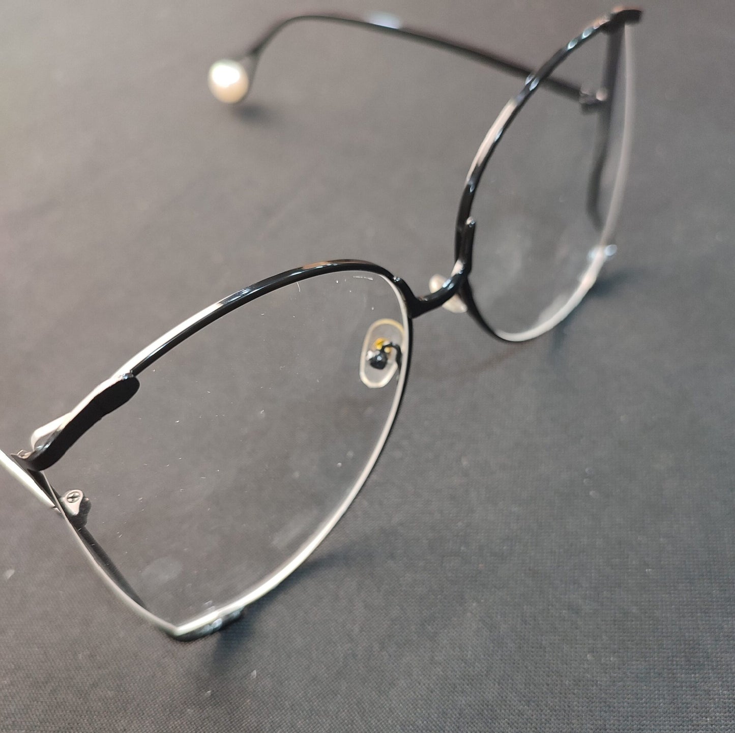 Large Metal Black Frame Eyeglass with Pearl