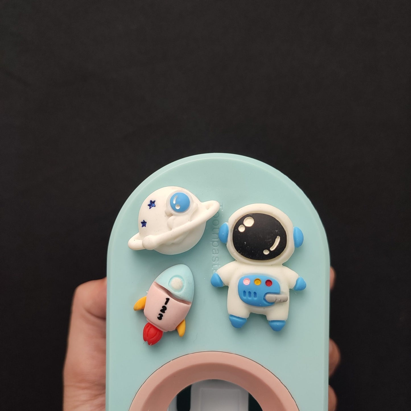 Third Generation Automatic Toothpaste Extruder -3D Cartoon Astronaut Model