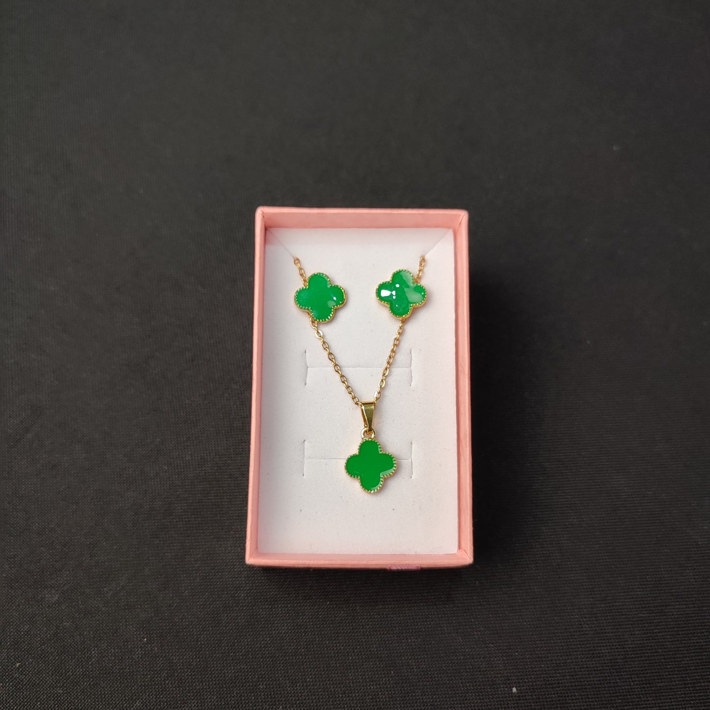 VCA 2 in 1 Jewelry Set Necklace & Earring 4-Leaf Clover w/ Color Box