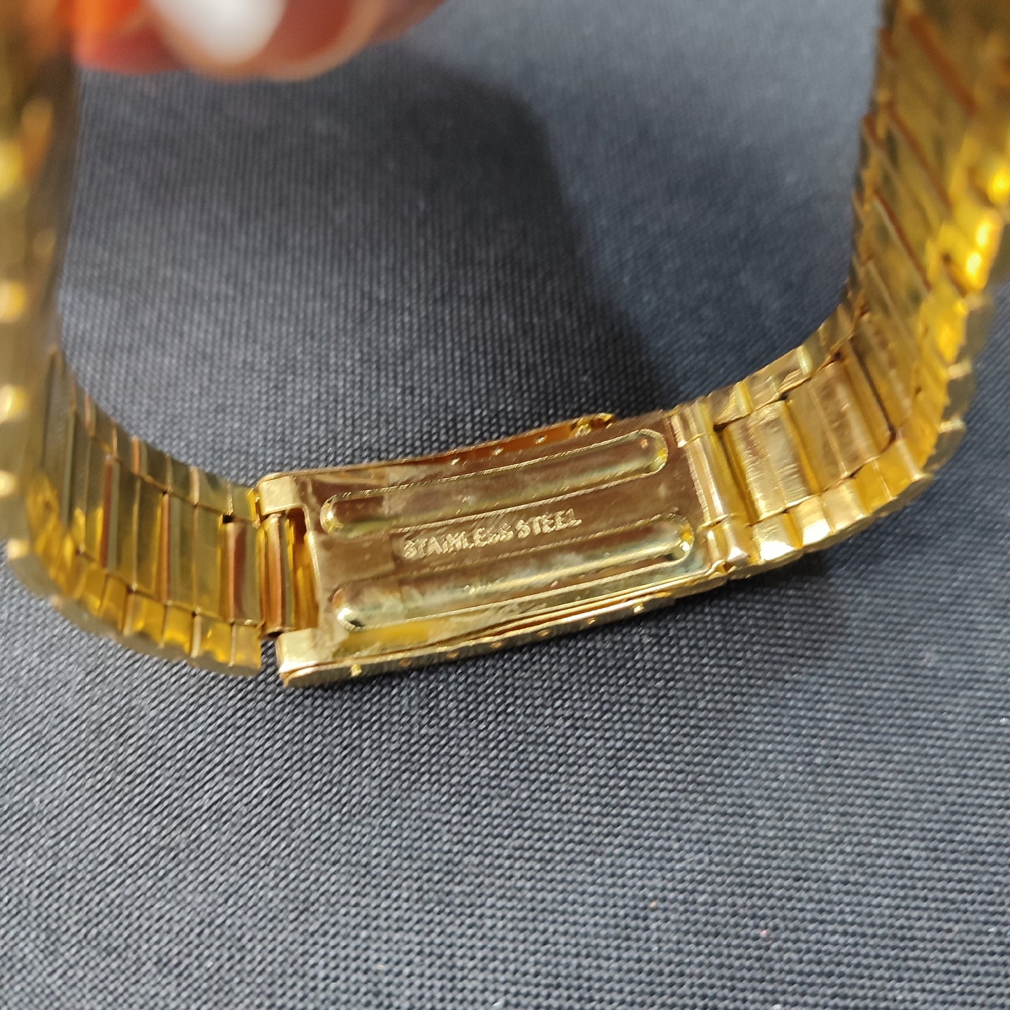 Seiko 5 Men's Gold Analog Watch White Hand with Regular Box