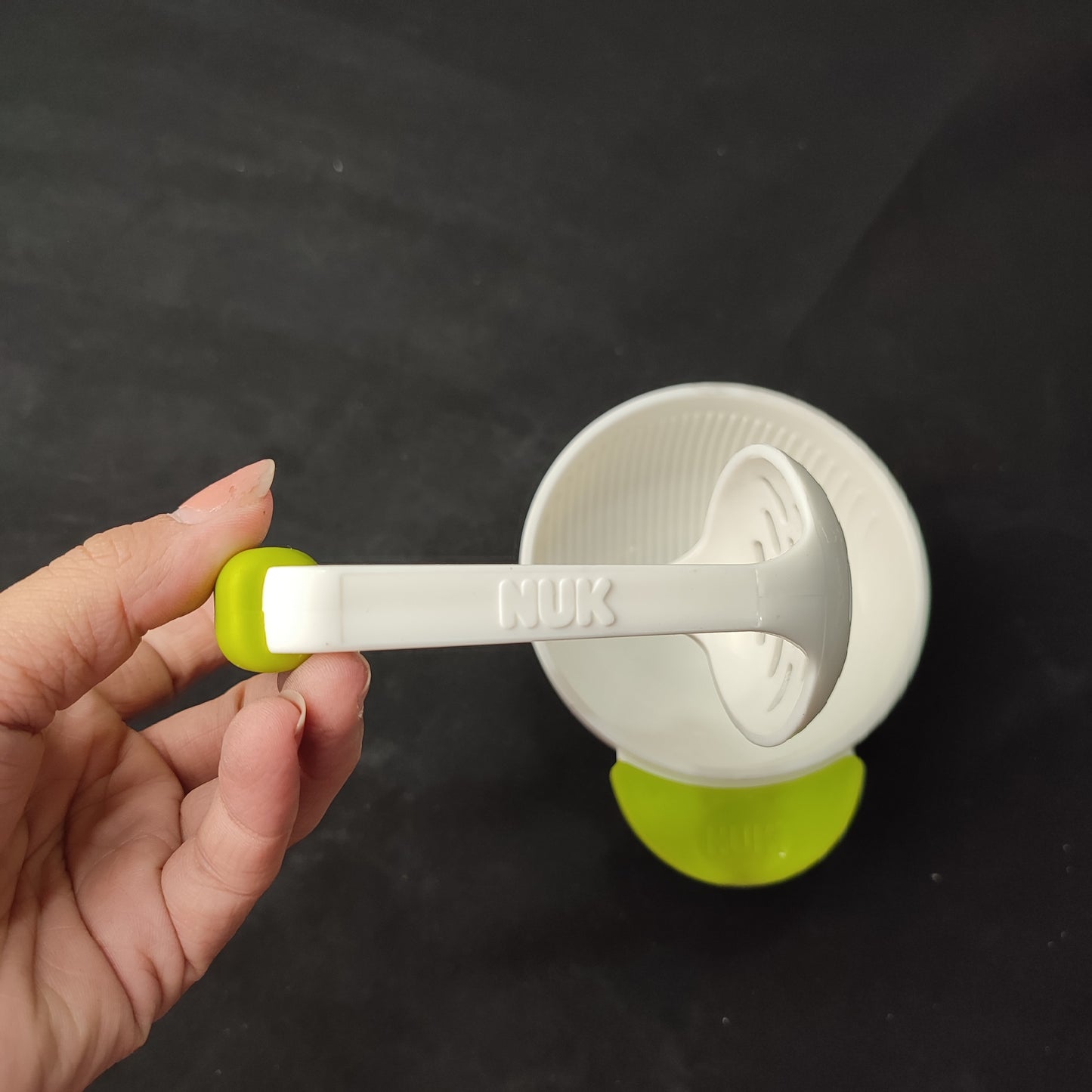 (DHG1) NUK Food Masher and Bowl