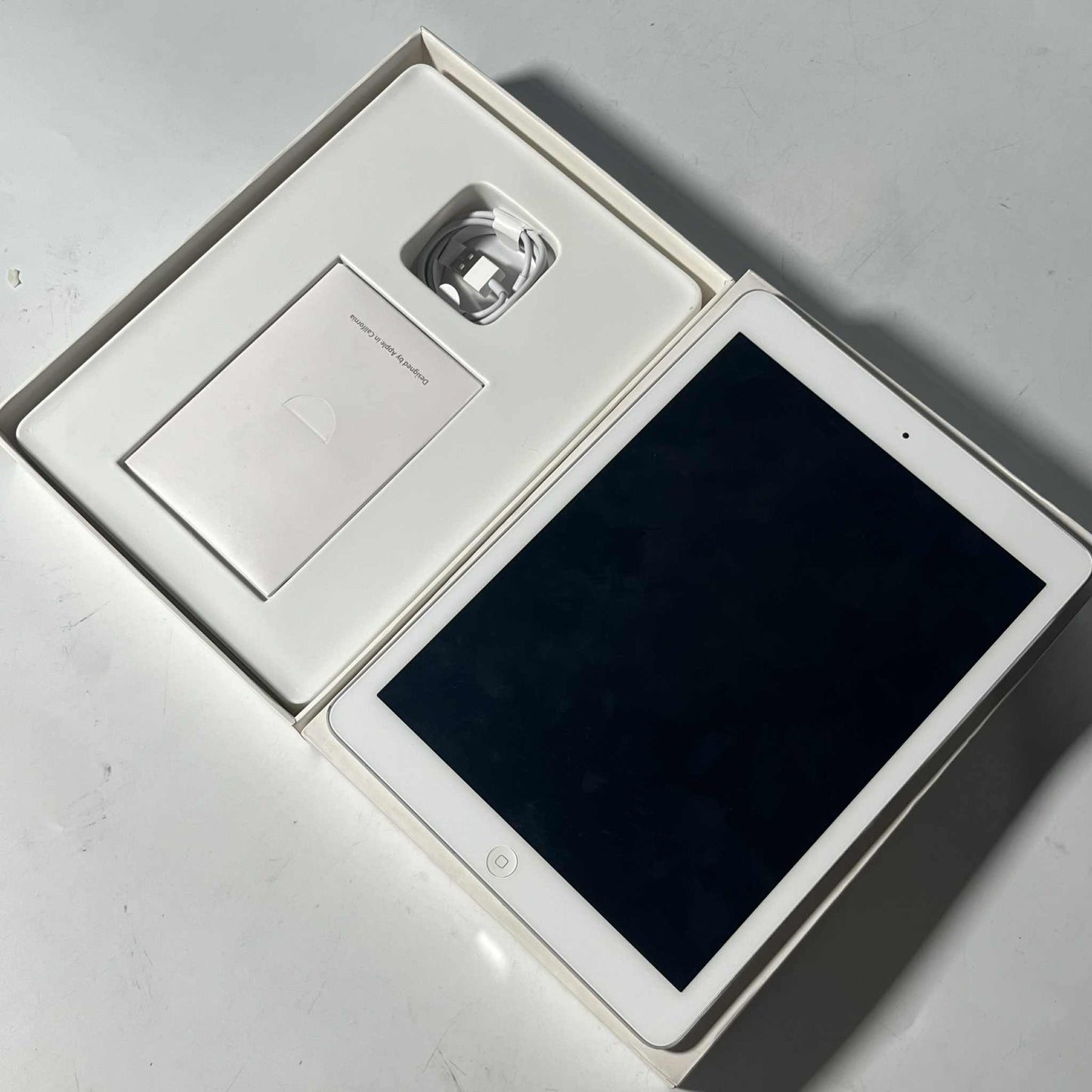 Pre-loved iPad Air 1 16GB with Box and Charging Chord (No Adapter)